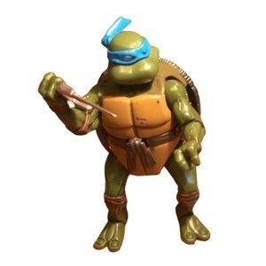Teenage Mutant Ninja Turtle 2003 Action Figure Toy by  Playmate Toys TMNT